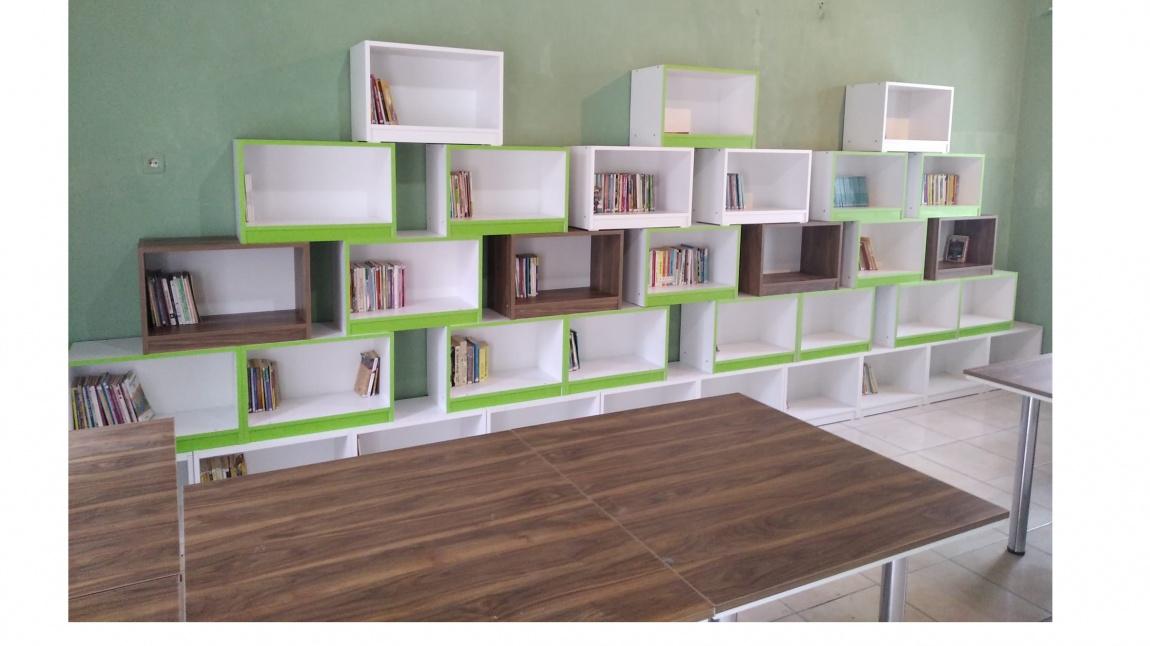 Kütüphanesiz Okul Kalmasın Projesi Kapsamında Okulumuzun Kütüphanesi Yenilendi. 